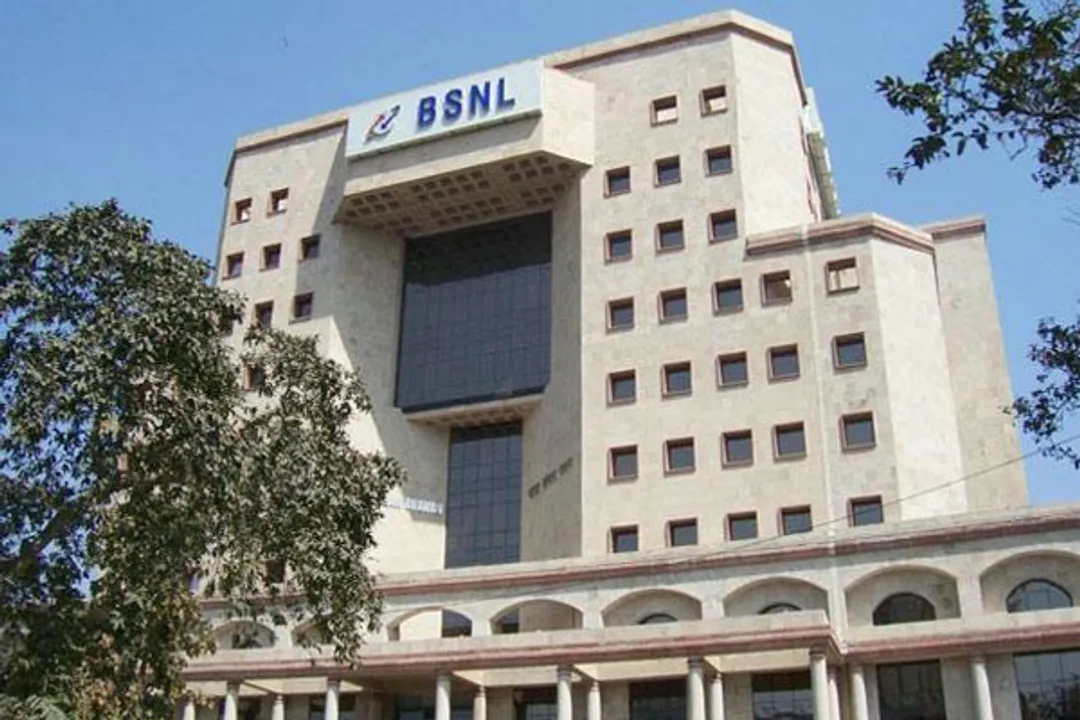  BSNL gets 50,000, MTNL 3000 application for VRS