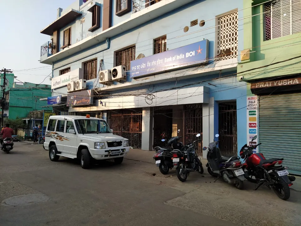  Customer injured as guard's gun goes off inside bank in Odisha