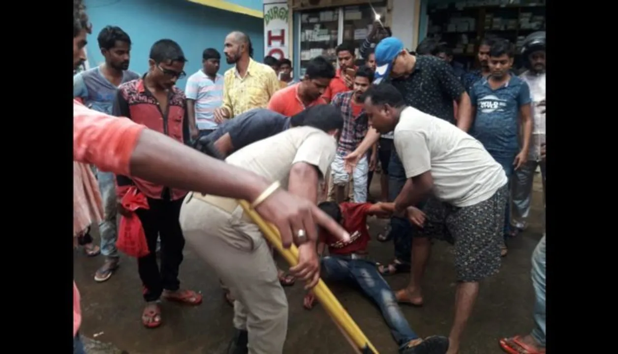  Father-son duo injured during loot bid by miscreants in Odisha