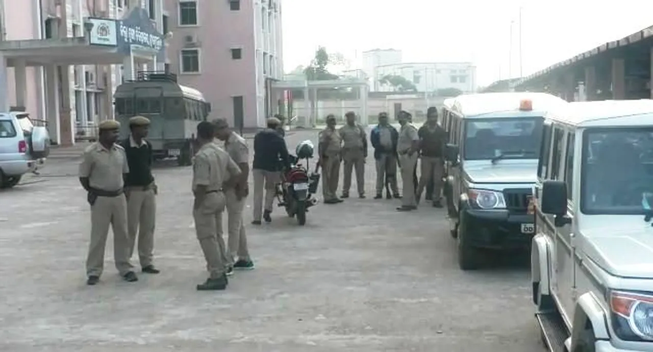  Four murder accused injured in police encounter in Odisha's Jharsuguda