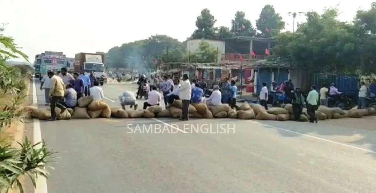  Farmers block NH in Odisha's Bargarh, traffic hit