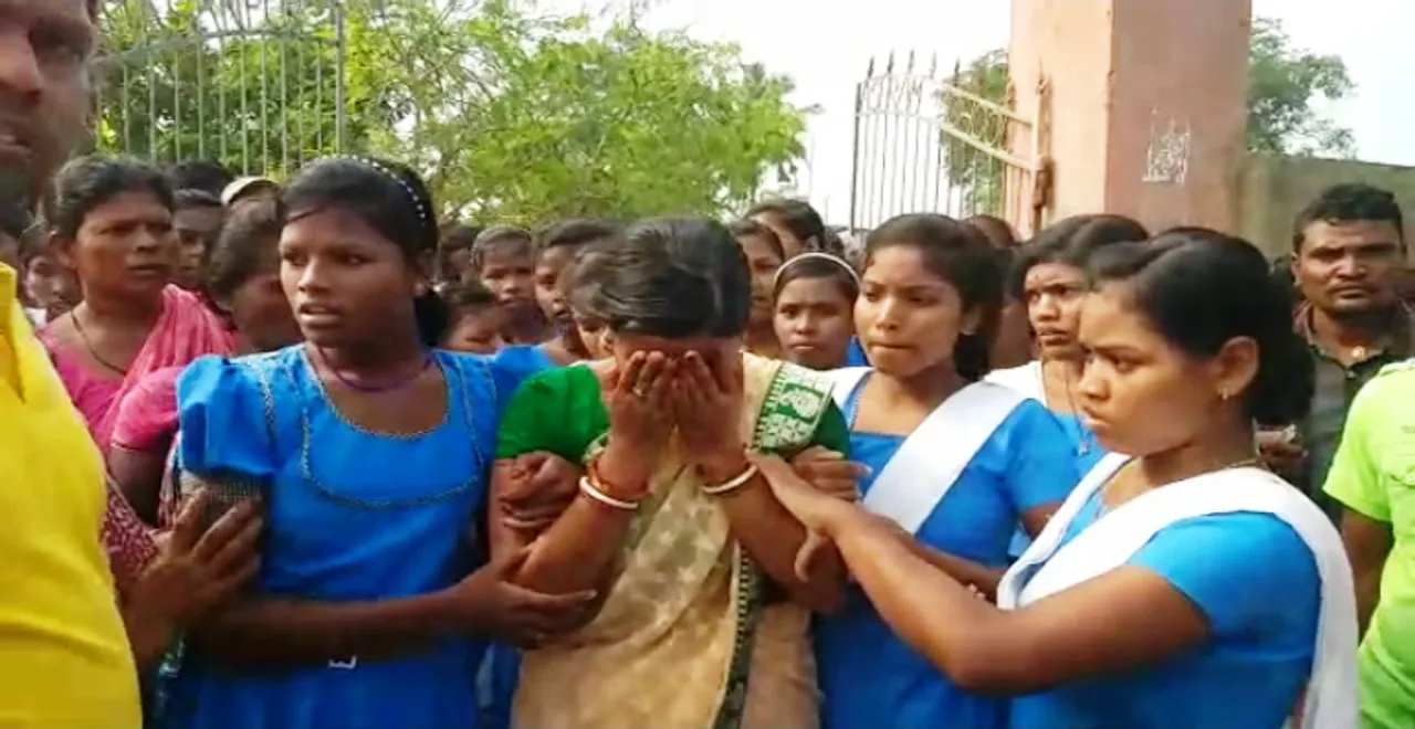  Odisha: Headmaster, woman staff dragged, beaten up over illicit affair