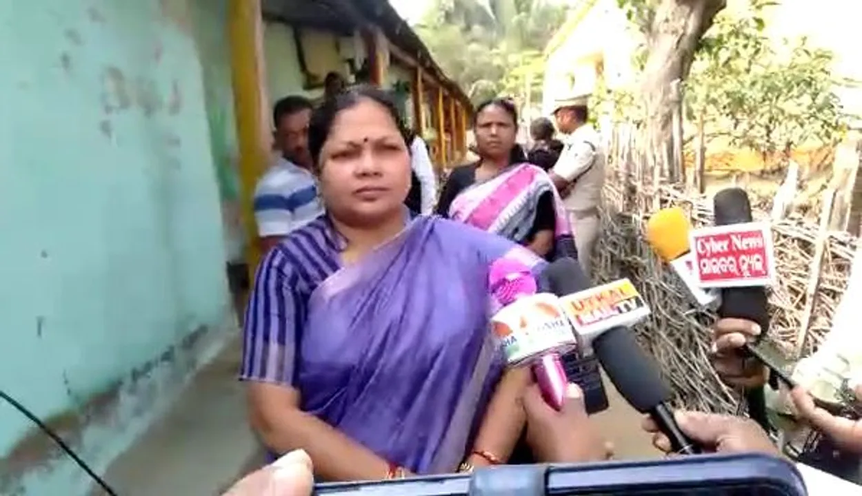  Odisha: SCW chairperson meets rape victim's kin, assures 'justice'