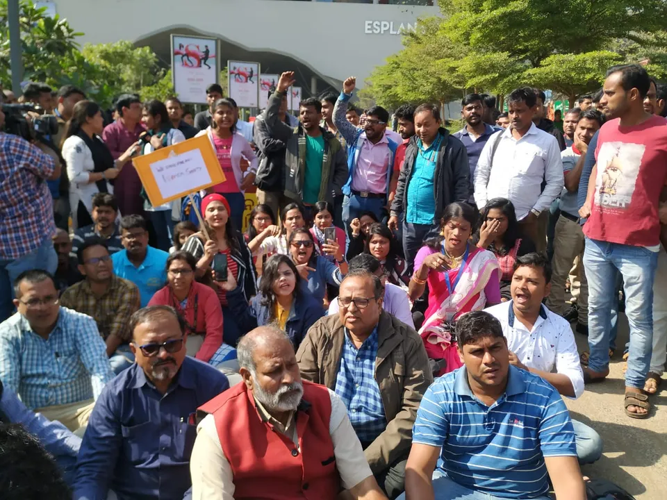  [Watch] Massive protest by journalists condemning attack on media in Bhubaneswar
