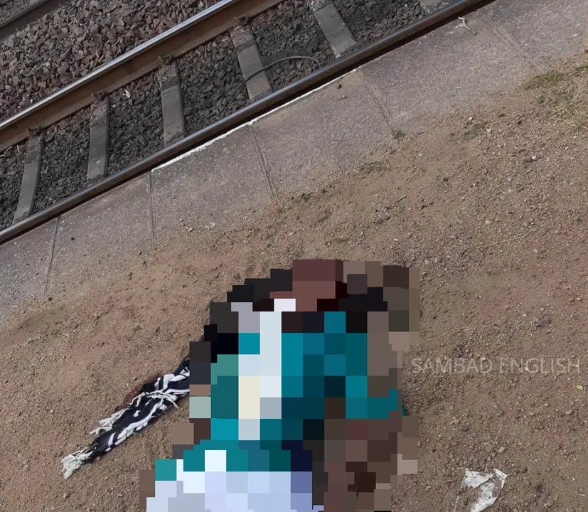  Two girls jump off moving train in Odisha's Jharsuguda