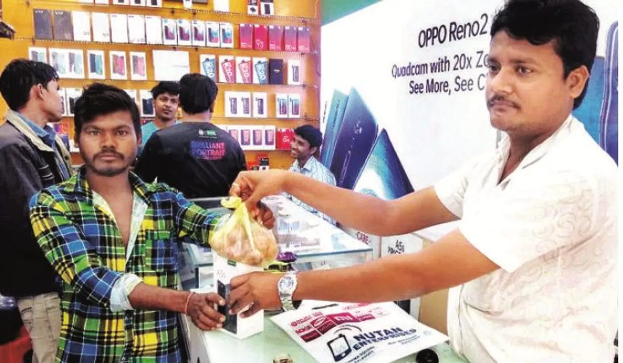  Get onions free with smartphone in Odisha town