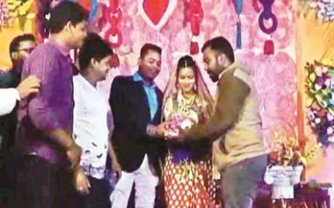  Newly-wed couple gets onions as gift in Odisha