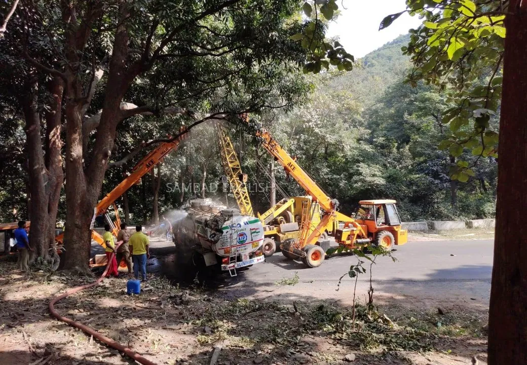  Oil tanker overturns in Odisha's Koraput, traffic hit