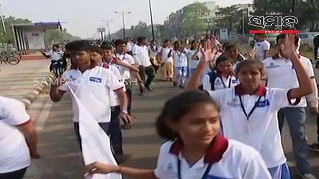 [Watch] Children take out awareness rally on World Disability Day in Odisha capital
