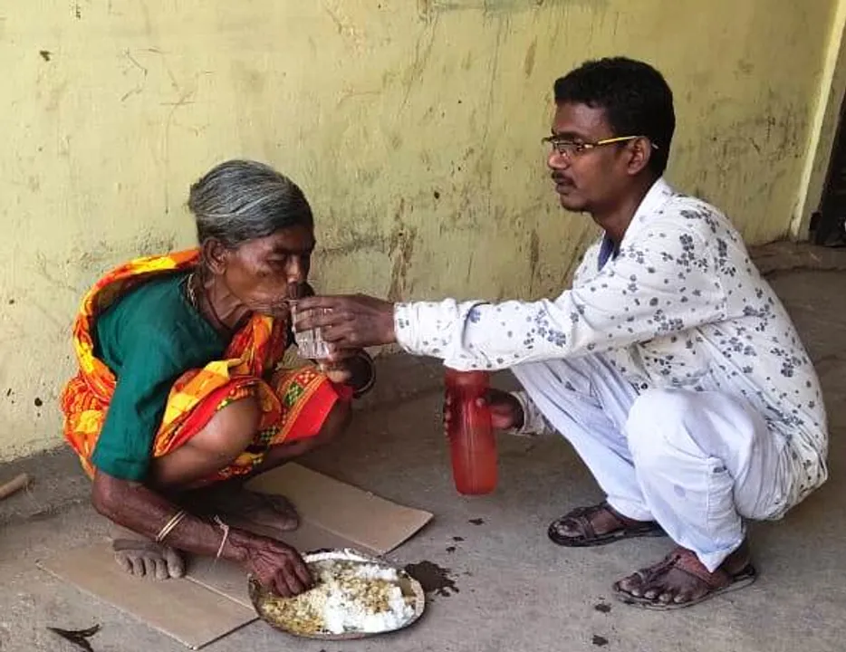  This Odisha man turns hunger warrior for destitute