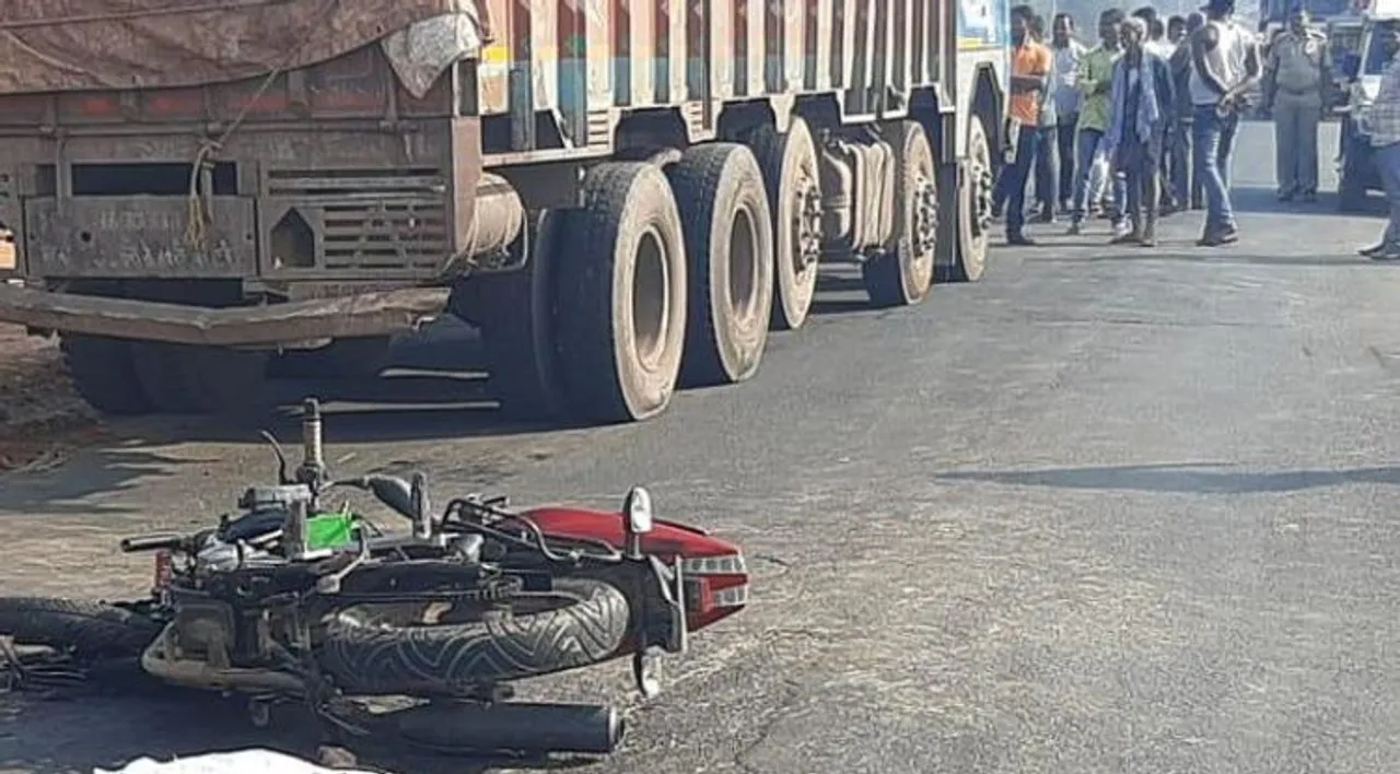  Two killed in motorcycle-truck collision in Odisha’s Dhenkanal