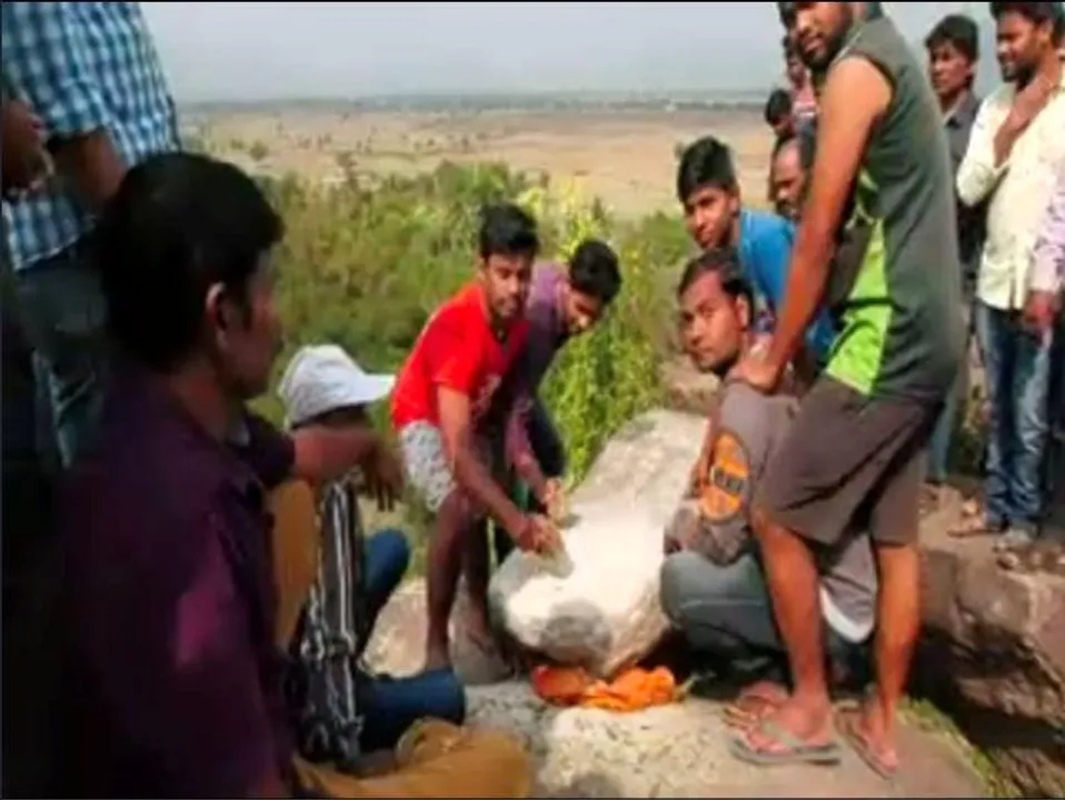  Rock that rings like bell discovered in Odisha hills