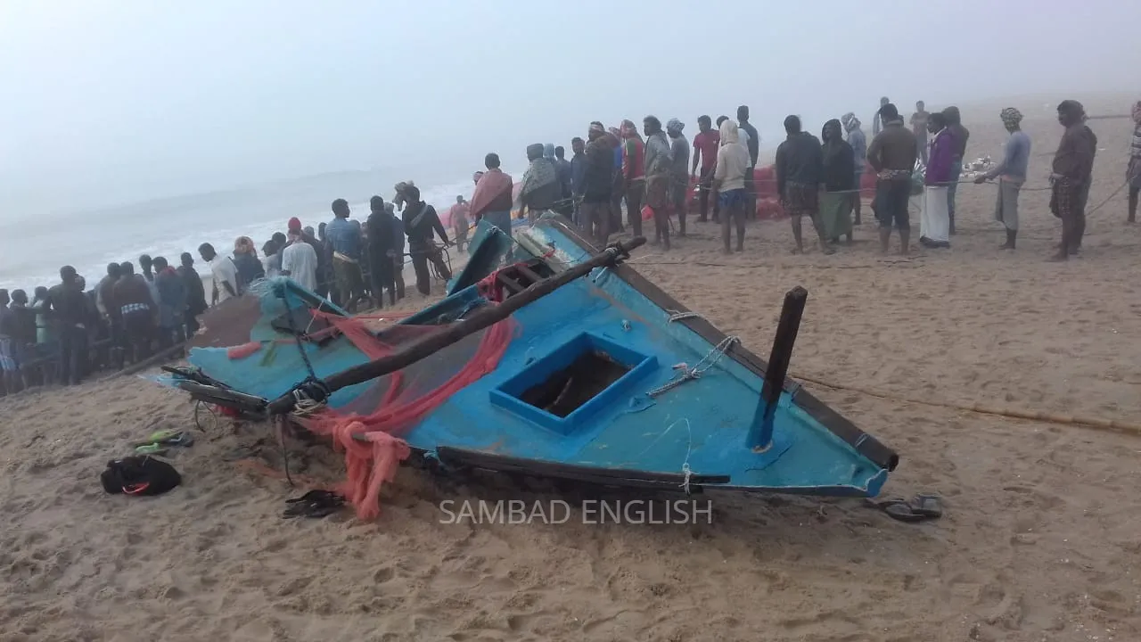  Narrow escape for fishermen as boats collide in sea near Odisha's Gopalpur