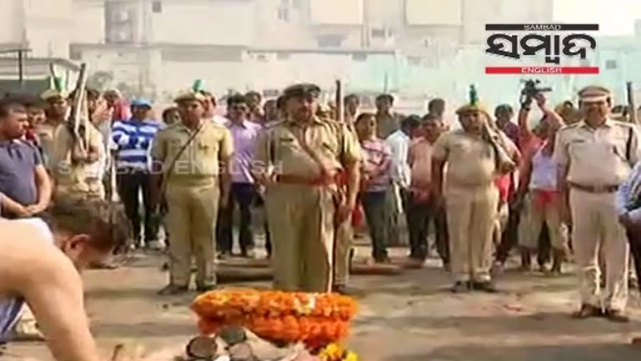  Odisha: Mortal remains of Manmohan Mahapatra consigned to flames