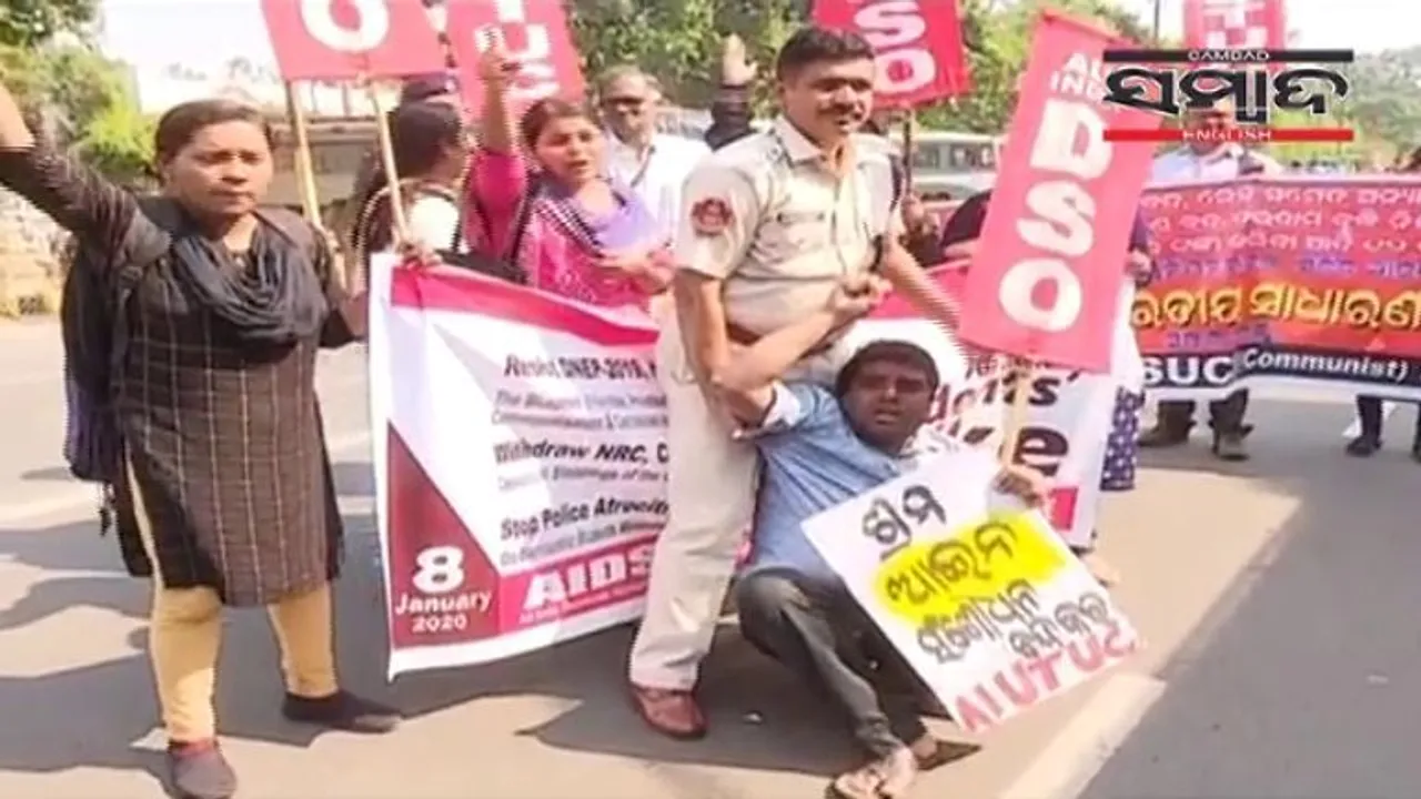  24-hour bandh call given by central trade unions evokes mixed response in Odisha