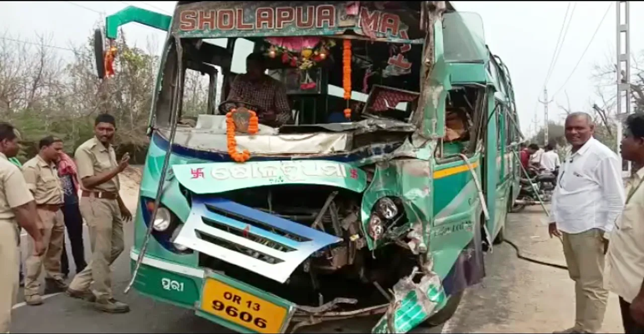  Tourist bus meets with road accident at Puri-Konark Marine Drive