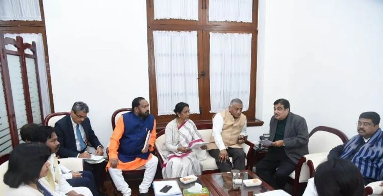  Parliamentarians from Odisha meet Gadkari to discuss progress of NH project work