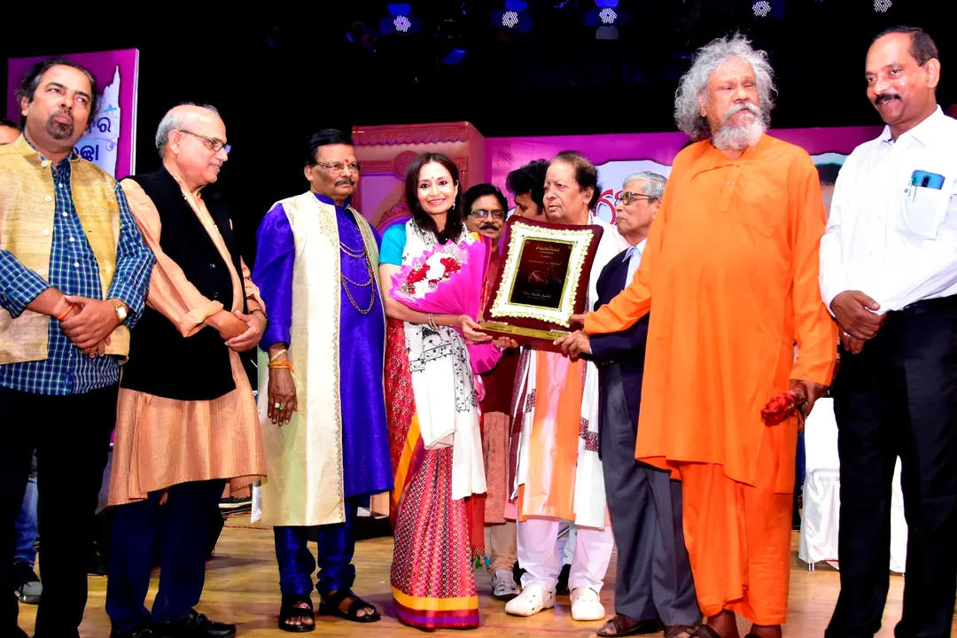  Shallu Jindal bestowed with Urbashee Award