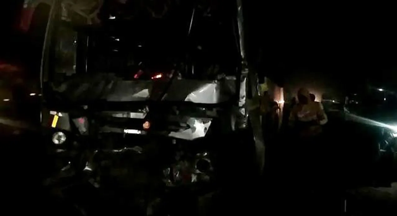  2 killed, 25 injured as bus carrying pilgrims hits truck in Odisha