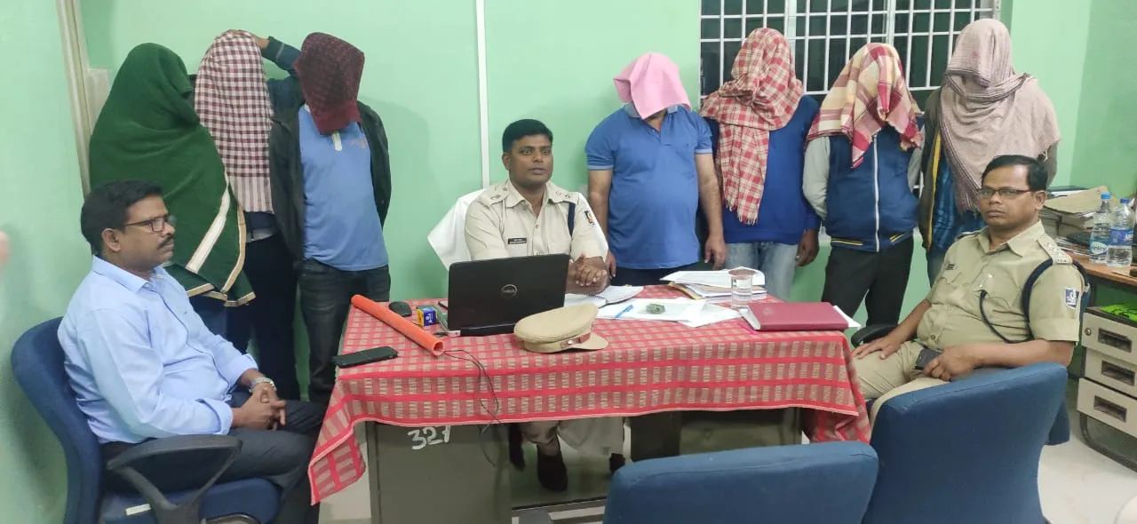  Seven arrested for selling blood at hospital in Odisha's Kalahandi