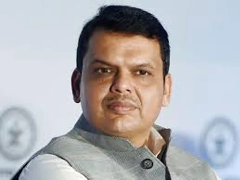  SC orders Fadnavis to face trial in poll affidavit case