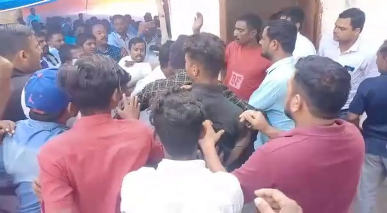  Fight breaks out at Congress party office in Odisha’s Bhadrak