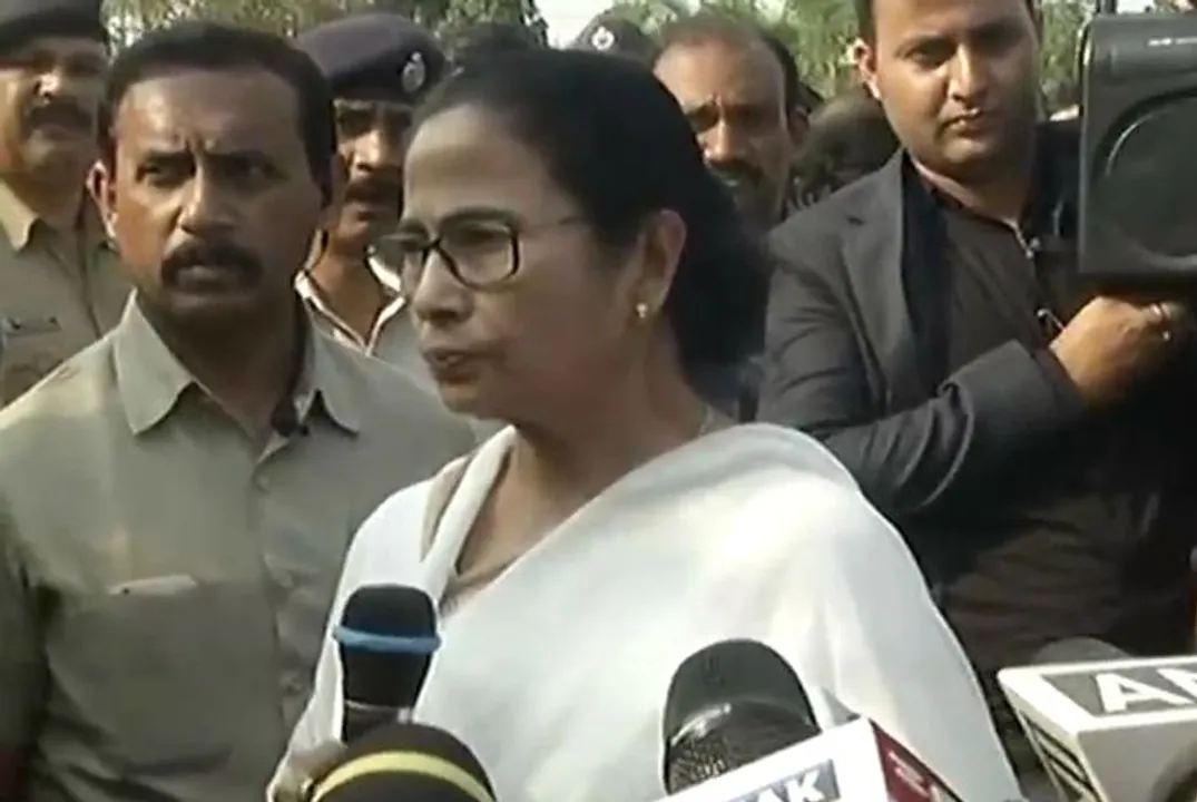  Mamata raises Delhi riots at EZC meet in Odisha capital