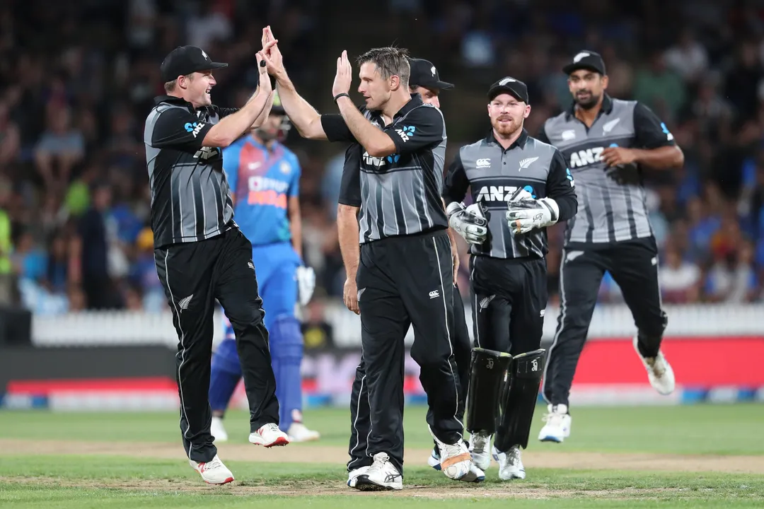  NZ thrash India by 10 wickets in Wellington Test,Lead Series 1-0