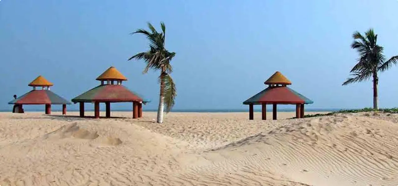  Man found hanging near beach in Odisha's Paradip