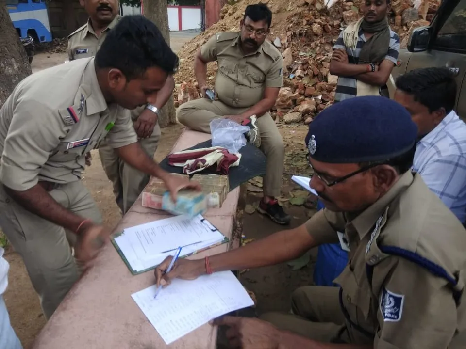  Rs 1.57 lakh seized from Chhattisgarh vehicle in Odisha’s Subarnapur, 1 held