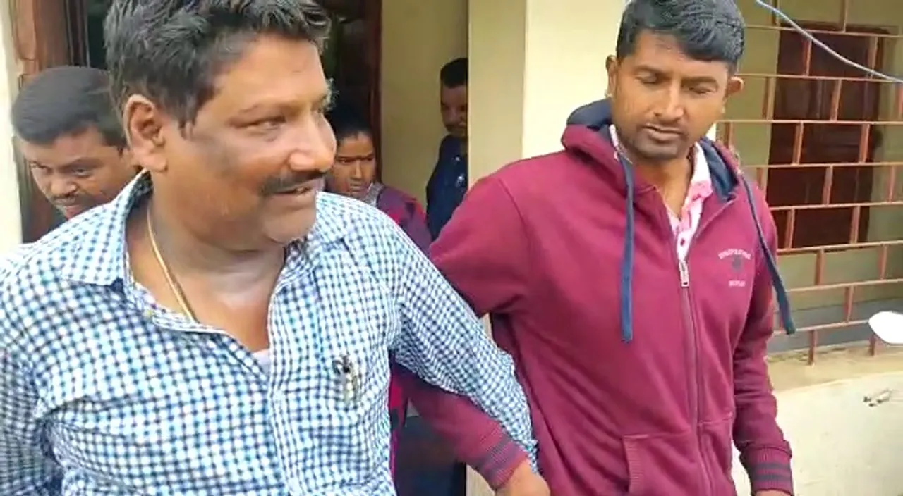  Asst Engineer caught red-handed while taking bribe in Odisha
