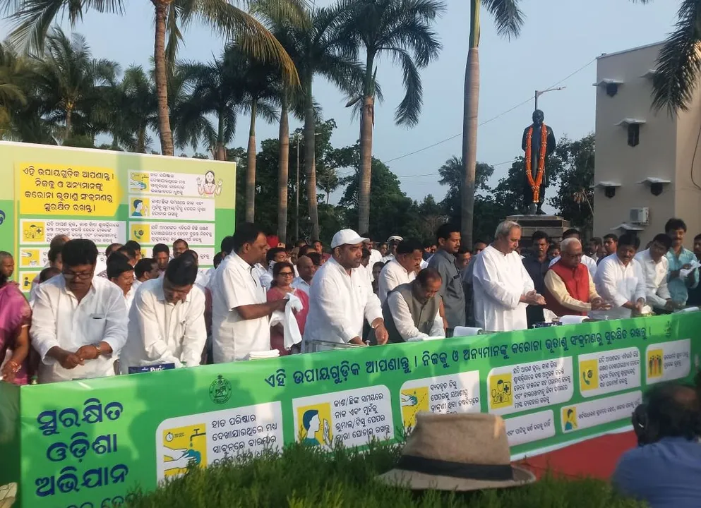  Odisha CM creates awareness about COVID-19