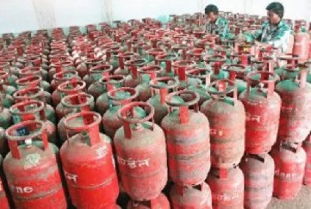  After petrol & diesel, consumers face cooking gas price rise