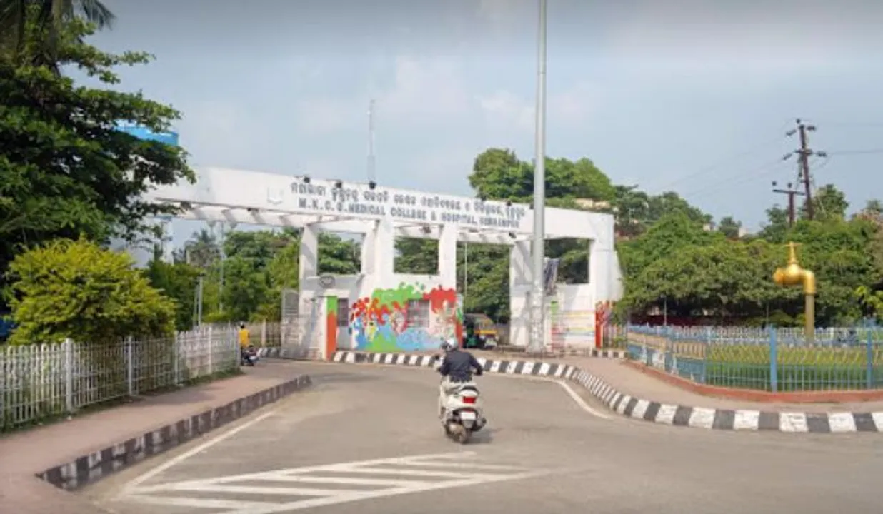  Patient severs fingers at MKCG Hospital in Odisha