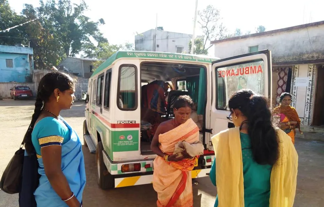  Woman delivers twins on riverside in Odisha; 1 newborn dies