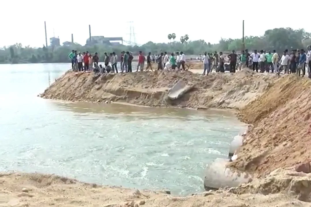  Youth, minor nephew go missing in Ib River in Odisha