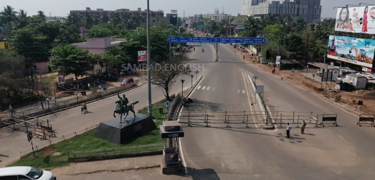  In pics: Barricades across Bhubaneswar to restrict pvt vehicle movement