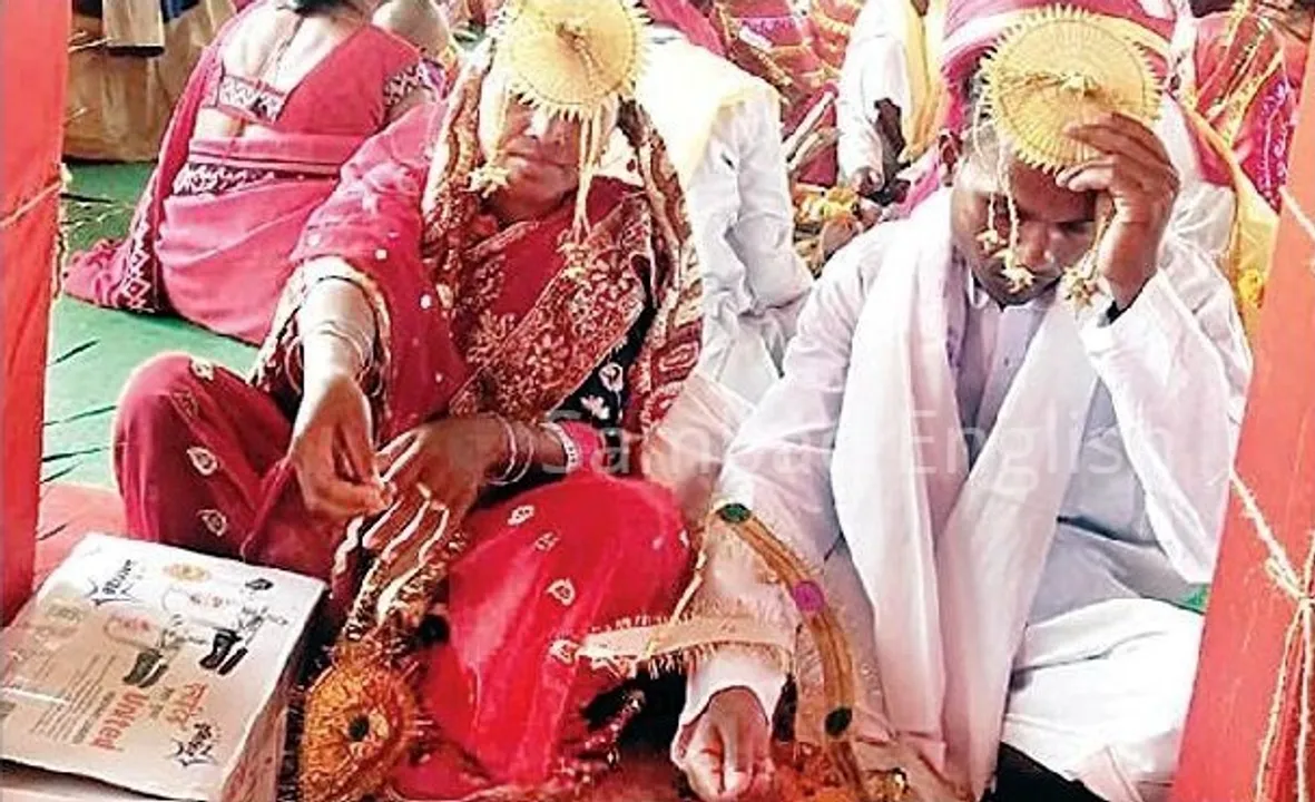  Love-struck Odisha woman Maoist ties knot in Chhattisgarh