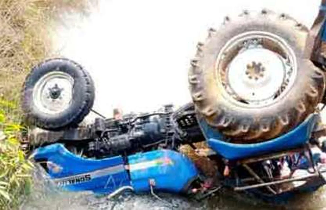  Tractor falls off bridge in Odisha's Sonepur, 2 killed