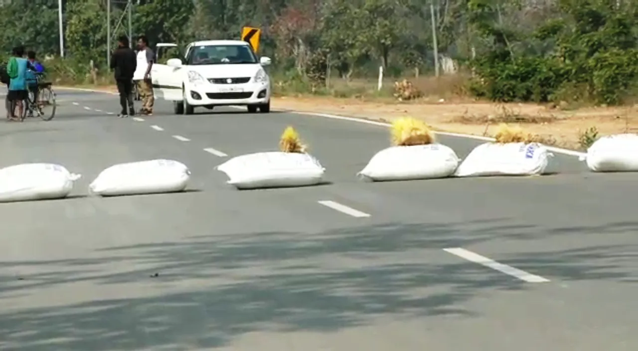  Bargarh farmers hit streets over paddy procurement