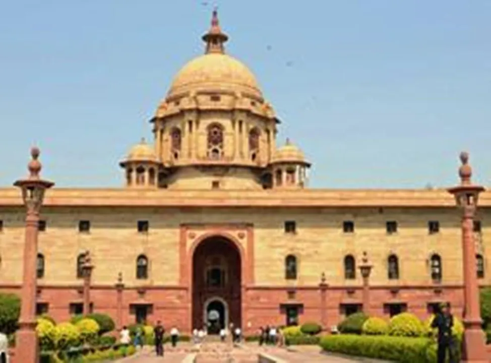  Centre allows stranded migrant workers, students to move during lockdown