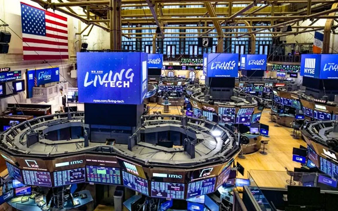  Wall Street rallies amid recovery attempts in oil, stimulus hopes