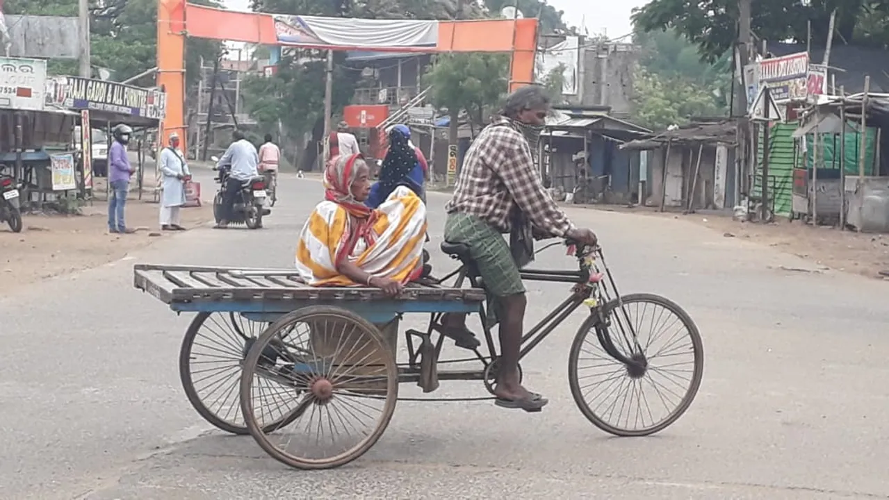  Lockdown: Odisha man peddles miles to hospital carrying 95-yr-old ailing mother