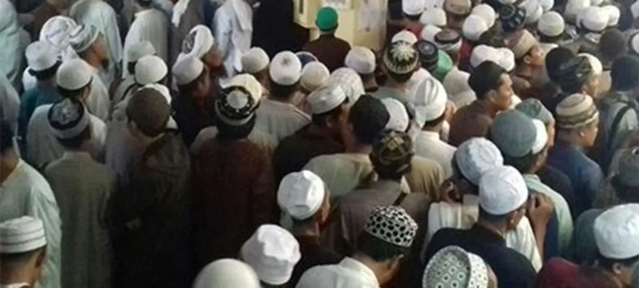  Tablighi Jamaat attendees spit at doctors at Delhi quarantine units
