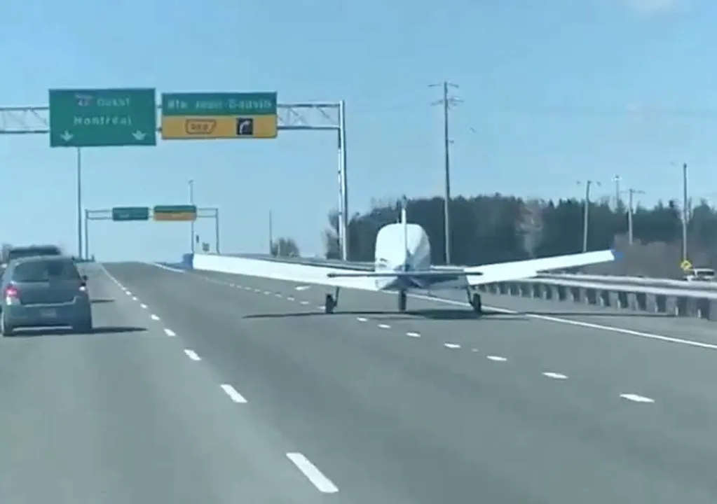  [Watch] Plane makes emergency landing on busy highway, people continue driving