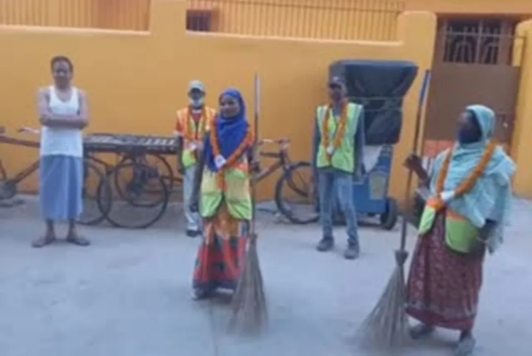  COVID-19: Sanitation workers garlanded in Odisha as mark of gratitude for service amid lockdown