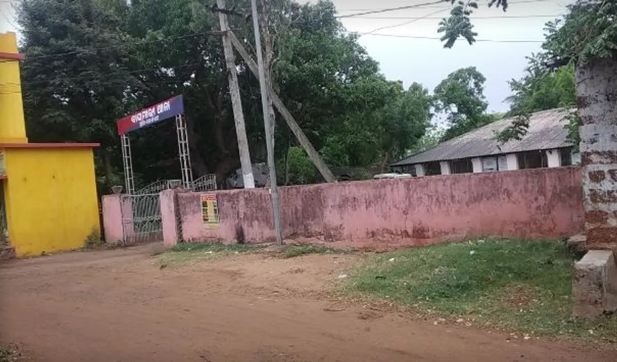  Couple, son critical as miscreants hurl bomb in Odisha's Khordha