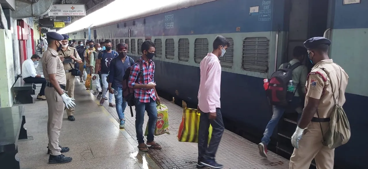  Odisha CM advocates for restrictions on train and air travel to State
