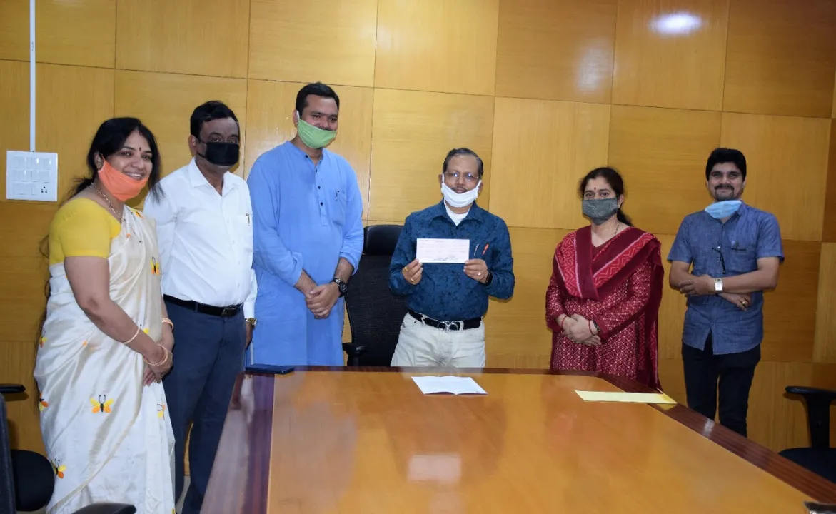  OPSWA donates to CMRF for COVID-19 pandemic