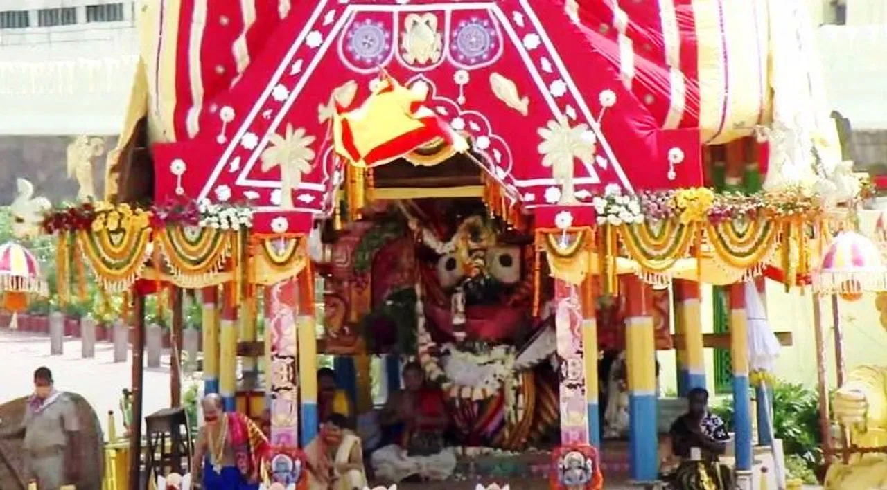  Lord Jagannath begins annual sojourn to Aunt's place